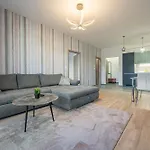 With Garage And Balcony In Center Apartament *