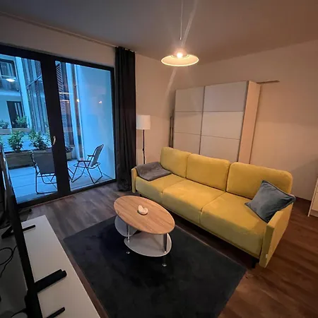 With Garage And Balcony In Center * Budapesta
