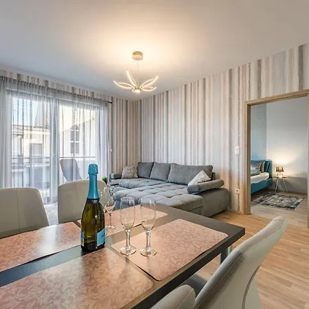 Apartment With Garage And Balcony In Center