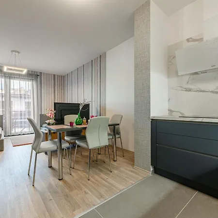 With Garage And Balcony In Center * Budapest
