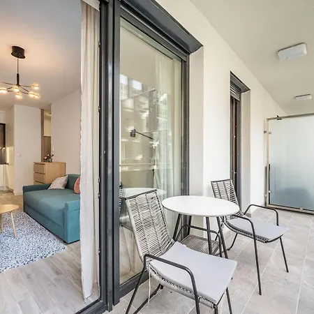 With Garage And Balcony In Center Apartment Budapest