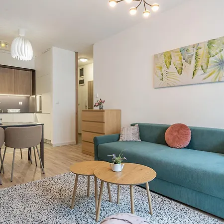 Apartment With Garage And Balcony In Center