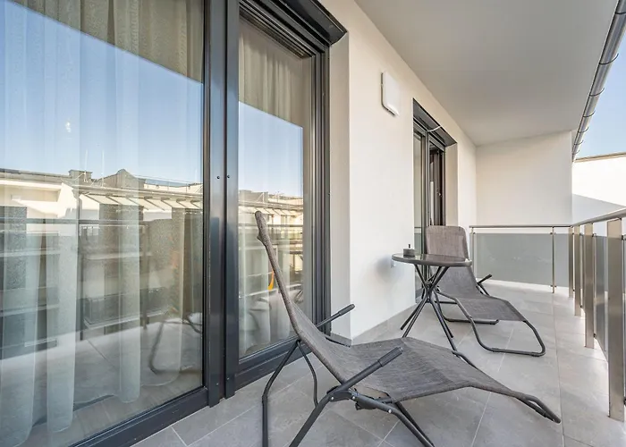 With Garage And Balcony In Center Lejlighed *